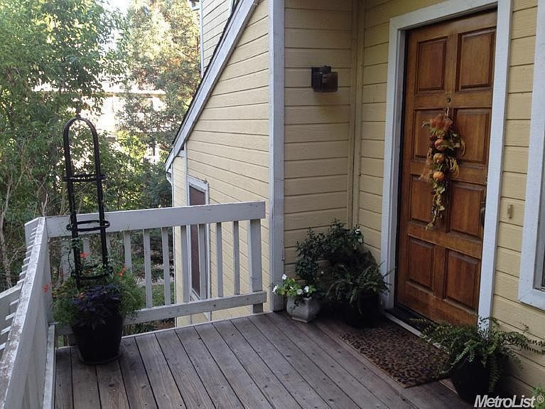 1st image of 133 Valley Oak Dr