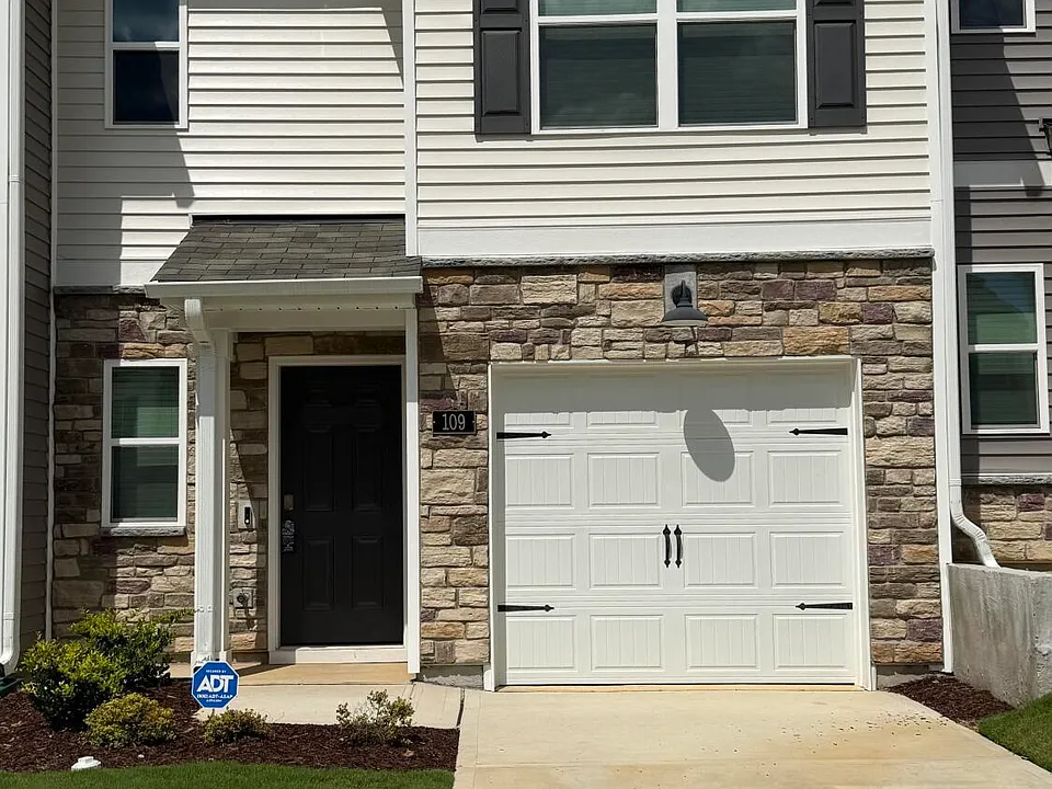 109 Clementine St