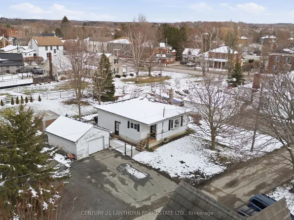 2 Duncan St, Prince Edward County, ON K0K 1G0