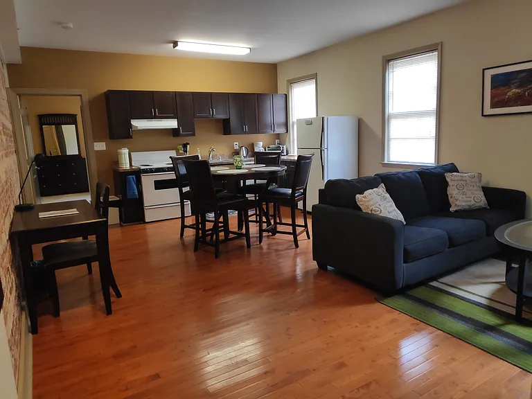 513 Park Ave #202 — Photo 2