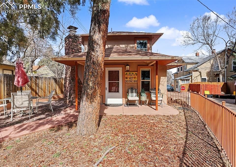 1st image of 1702 1/2 W Cheyenne Rd