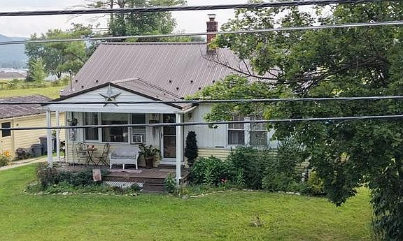 2nd image of 99 Water St