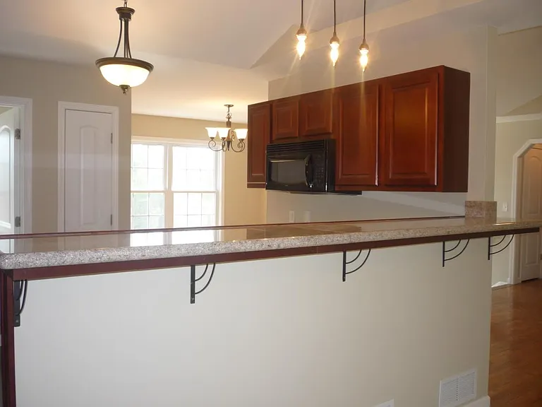 19 Westminster Ln — Photo 5