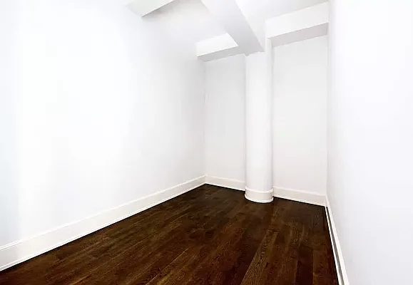 Rented by SERHANT. | media 9