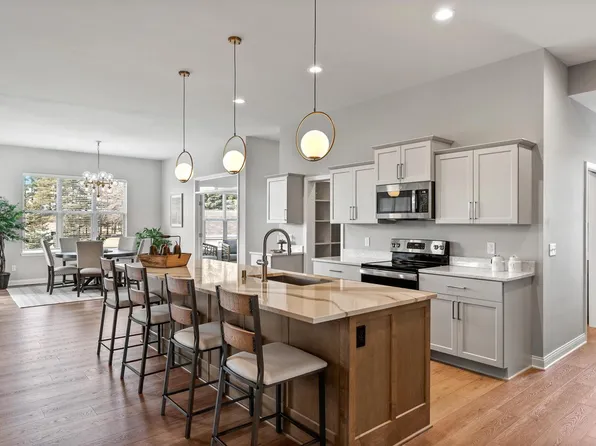 W214N4987 Casey COURT, Menomonee Falls, WI 53051