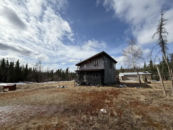 1689 Goldstream Rd, Fairbanks, AK 99709