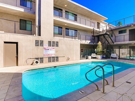 5th image of 2727 6th St APT 0103A