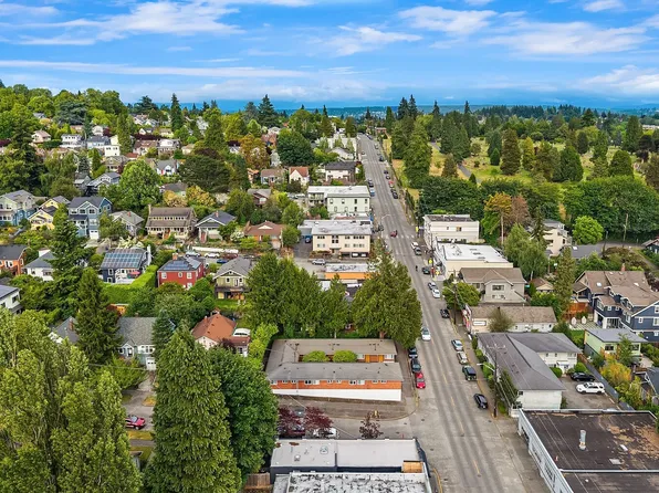 2800 NE 55th Street, Seattle, WA 98105