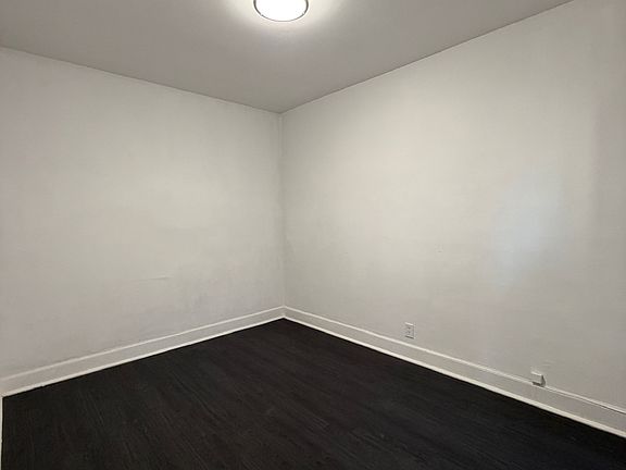 2nd image of 704 W Garfield Blvd Unit 2