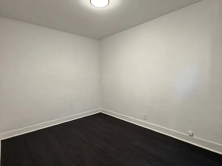 704 W Garfield Blvd #2 — Photo 2