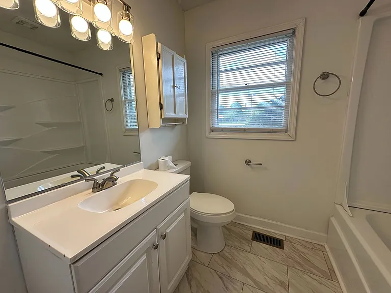 1901 S New Hope Rd — Photo 11