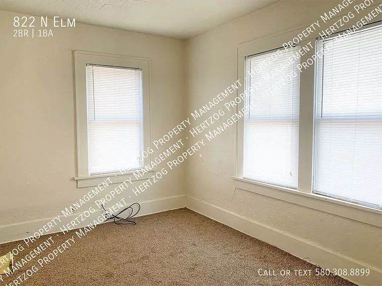 822 N Elm St — Photo 15