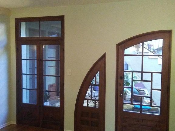 4th image of 337 N Heliotrope Dr