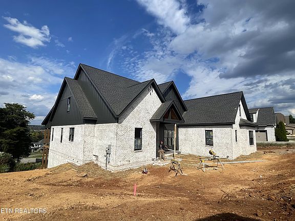 4th image of 12145 Monument Blvd