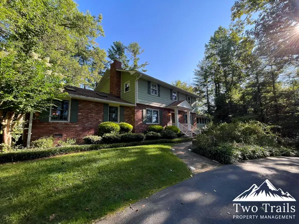 134 Brandon Rd, Hendersonville, NC 28739