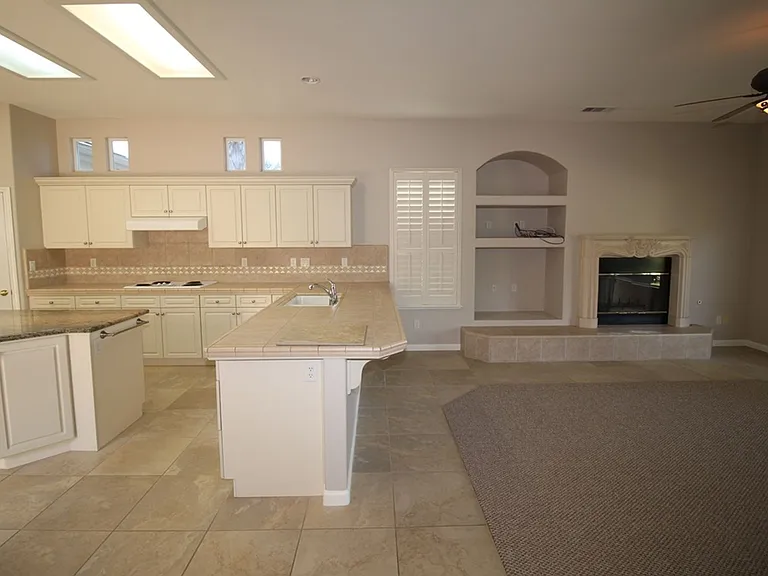 795 Heritage Ave — Photo 5