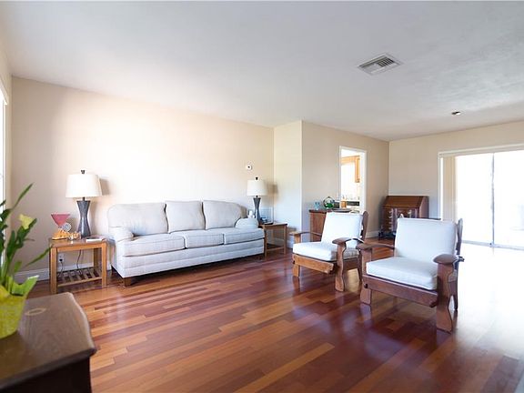 2nd image of 1026 Mockingbird Cir