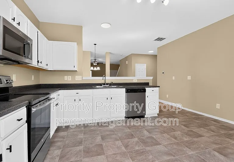 8913 Chalkstone Rd — Photo 13