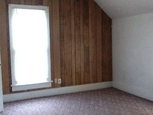 4th image of 621 1/2 N 3rd St