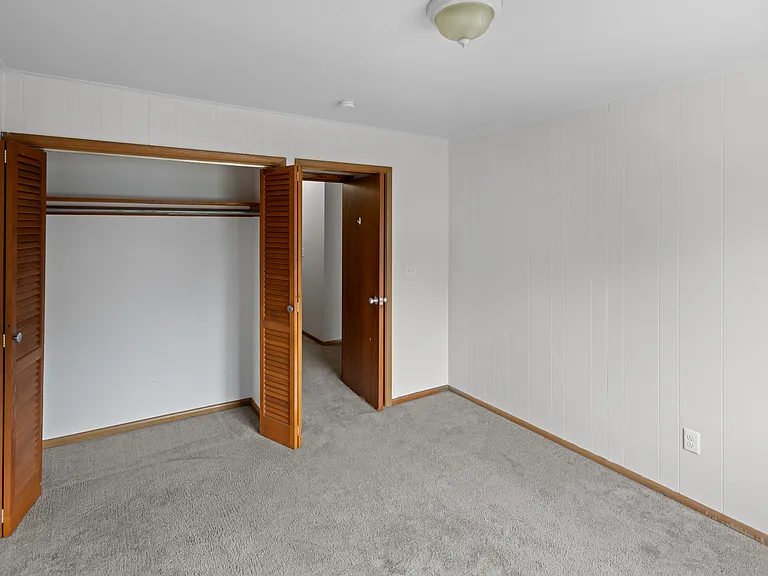 Lynn Plaza Apartments — Photo 27