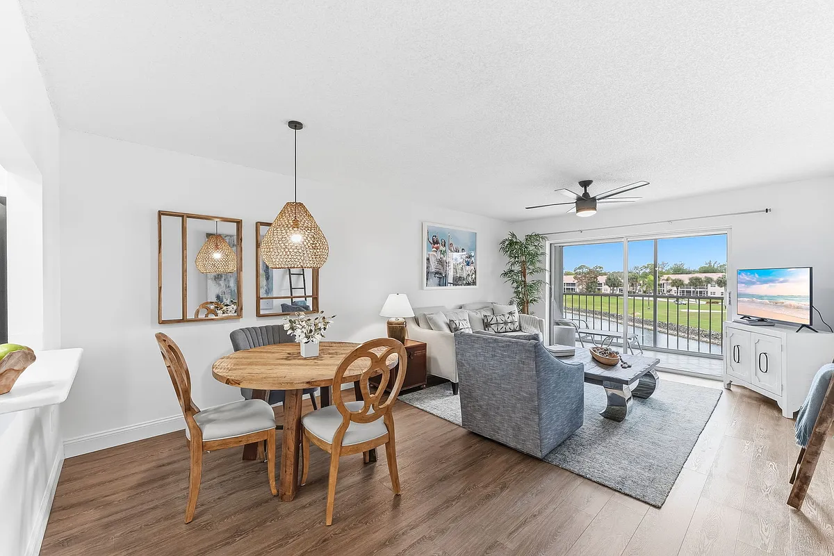 Building Photo - 300 Forest Lakes Blvd #312