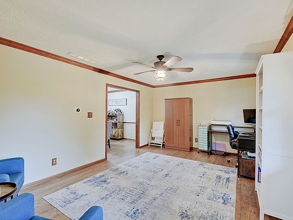 4th image of 7165 Kensington Ct