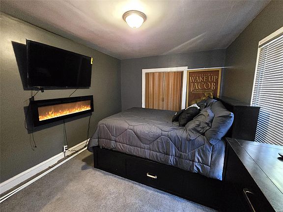 4th image of 4649 Lee Ave