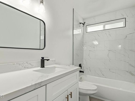 5th image of 14802 N 52nd St