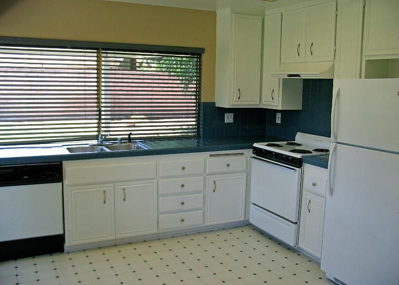 2nd image of 42 Bonita Dr