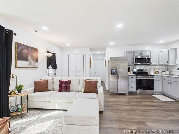 3rd image of 2107 Willard Avenue