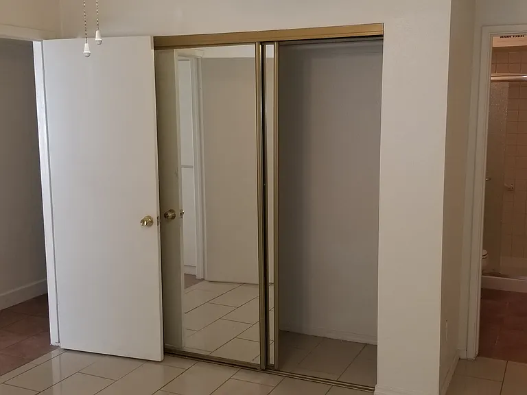 Master Bedroom - Interior and closet