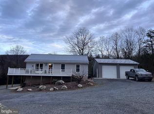 2690 Duckwall Rd, Berkeley Springs, WV 25411