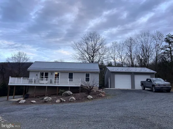 2690 Duckwall Rd, Berkeley Springs, WV 25411