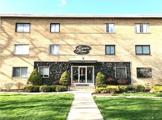 20312 Lorain Rd APT 102, Fairview Park, OH 44126