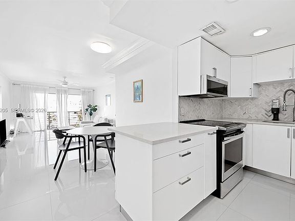 5th image of 1450 Lincoln Rd APT 601