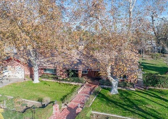 3rd image of 9949 Carob Ave