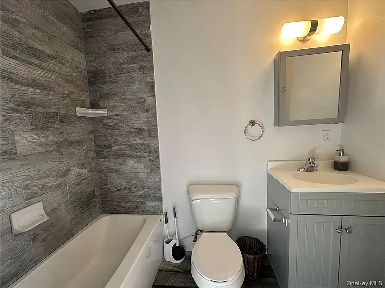 19 North St #1 — Photo 4