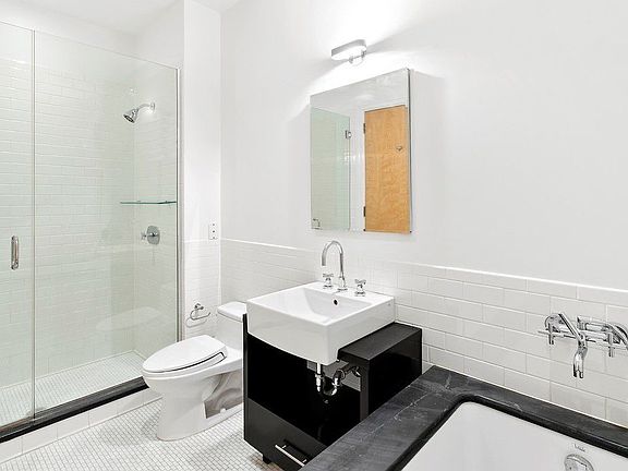 5th image of 110 Livingston St APT 12P