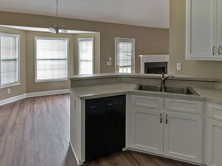 311 Cambridge St — Photo 12