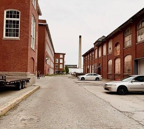 3rd image of 194-194 Riverside Ave #R