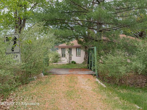 3rd image of 5242 Ostlund Dr