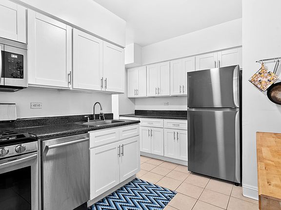 3rd image of 616 E 18th St APT 2B