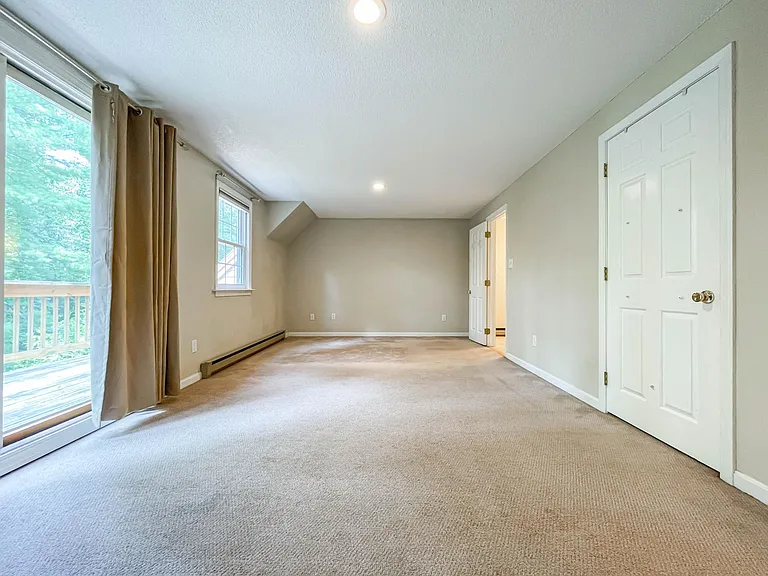 5 Dresden Ct — Photo 42