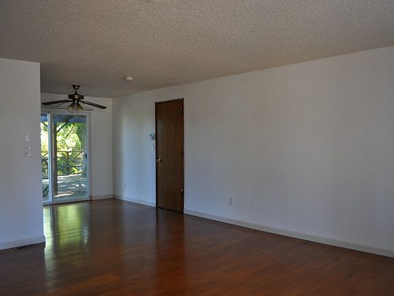 3rd image of 3363 N Visscher St