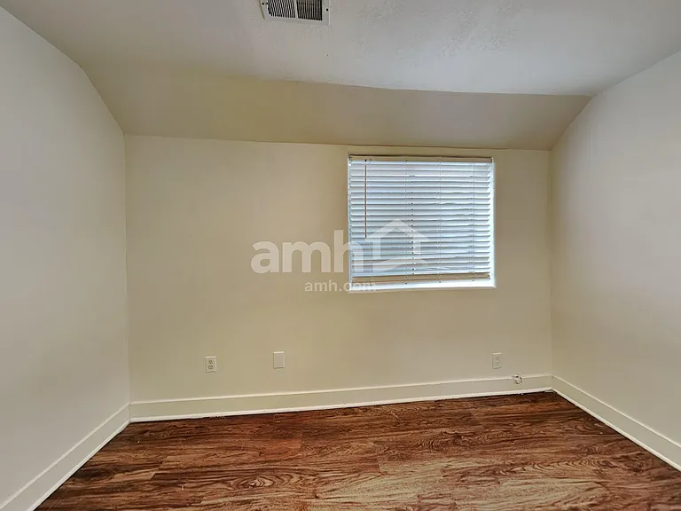 1484 N 400 W — Photo 19