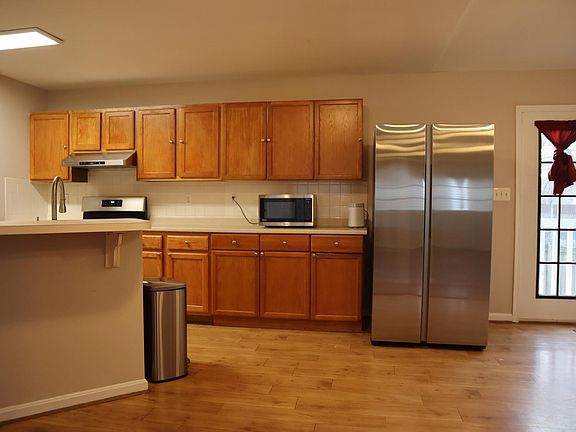 2nd image of 438 McArthur Dr