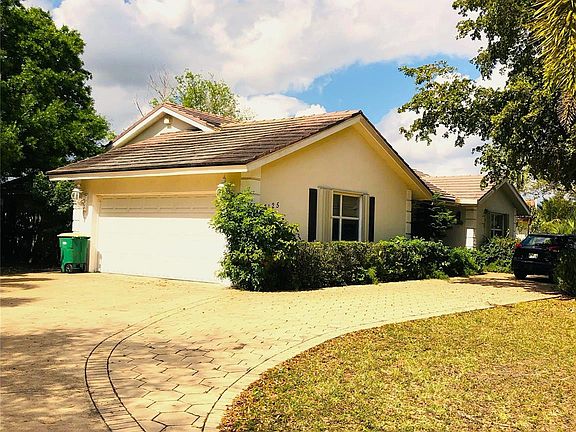 3rd image of 7125 NW 102nd Avenue