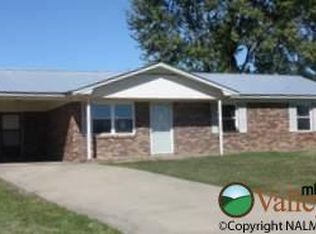 165 Poole Cir, Fyffe, AL 35971