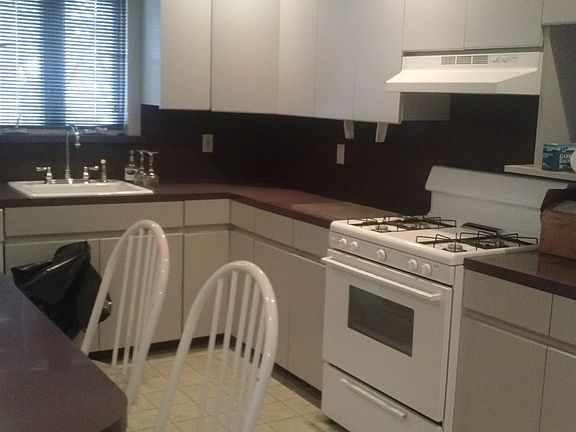 5th image of 416 Langley Ave