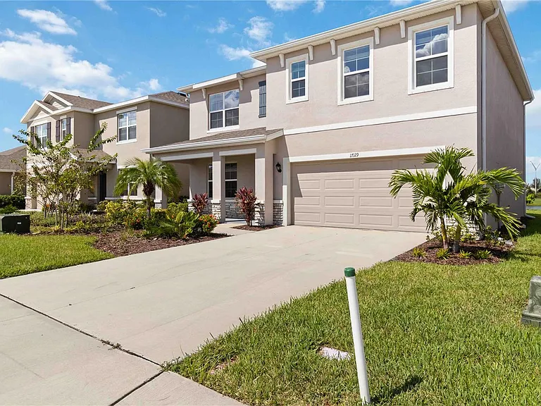 17129 Reserva Dr — Photo 3